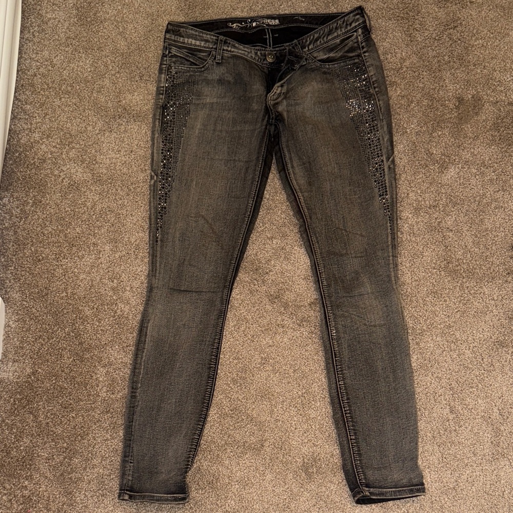 Gray ankle jeans with bling